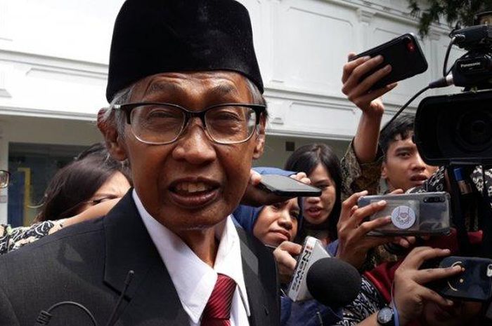 Artidjo Alkostar jadi anggota Dewan Pengawas KPK yang koleksi motor Honda Astrea.