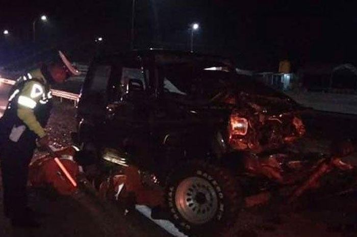 Kondisi Daihatsu Taft usai menerjang truk tronton di tol Nganjuk-Madiun