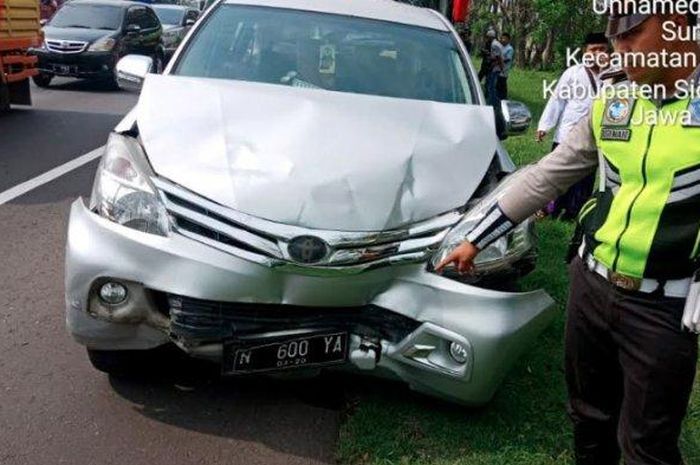 Kondis Toyota New Avanza yang terlibat tabrakan beruntun 5 kendaraan di tol Porong-Sidoarjo