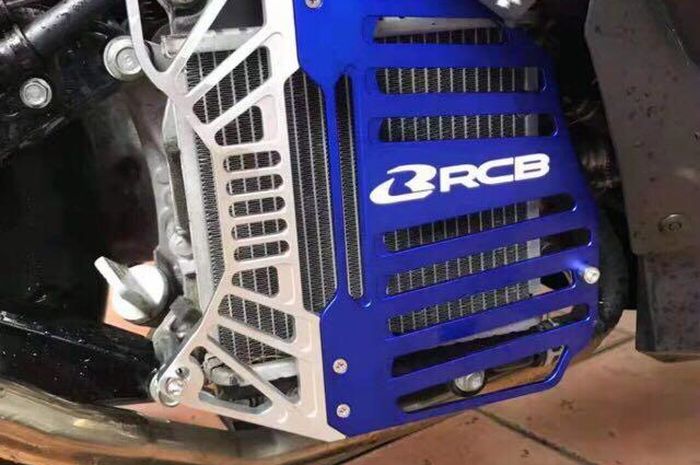 Cover radiator Racing Boy terpasang di Yamaha Aerox 155