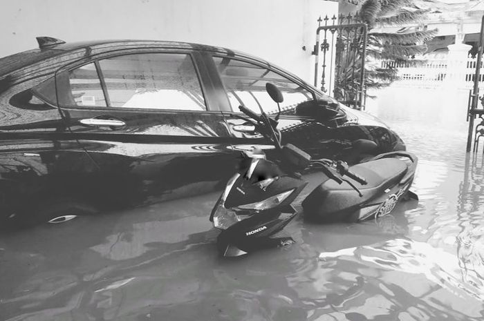 Rumah Nycta Gina kebanjiran