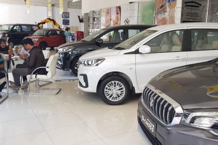 Suasana showroom mobil PT SBM Suzuki, Jumat (3/1/2020).