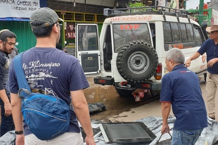 IOF dan para anggotanya lakukan bantuan untuk para korban banjir di Jabodetabek sejak (2/1)