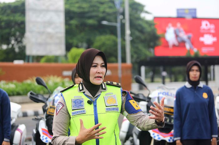 Pengendali Brigade Motor Polwan Polda Metro Jaya Iptu Pol Martha Catur Wurihandini.