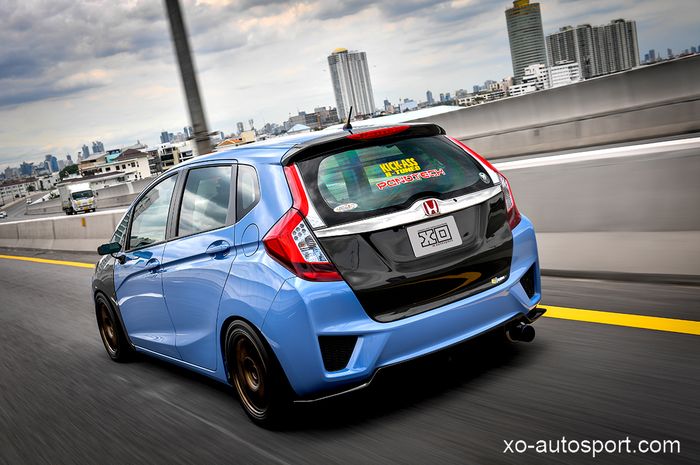 Bukan cuma tampang sporti bertabur serat karbon, Honda Jazz ini juga simpang mesin K20A