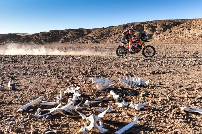 Ganasnya Reli Dakar 2020 Arab Saudi Stage 2, Sam Sunderland pimpin klasemen sementara