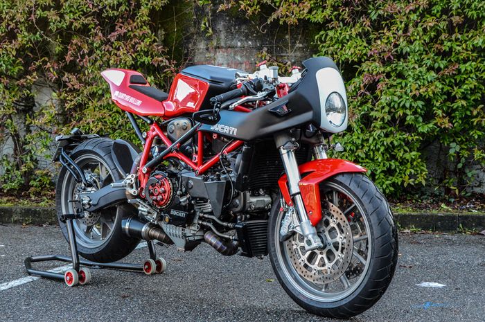 Ducati 999 cafe fighter
