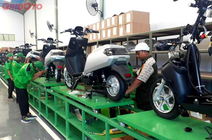 Perakitan motor listrik Elvindo di Pabrik Elvindo Cikupa, Tangerang