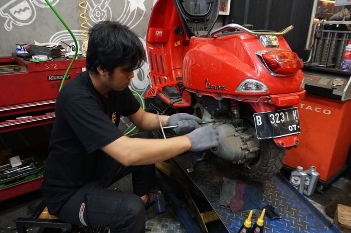 Ilustrasi pembersihan CVT Vespa