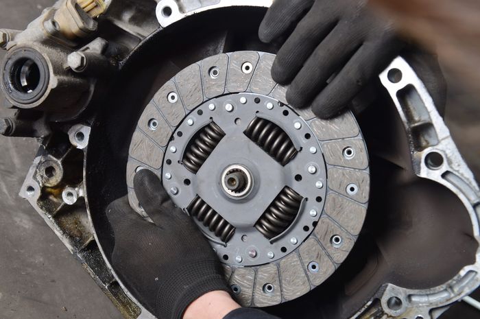 Ilustrasi Converter Clutch di dalam Torque Converter Transmisi Matik