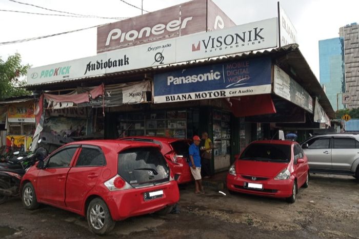 Bengkel Buana Audio Video kebanjiran pembeli.