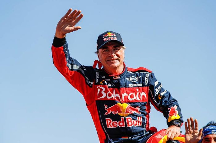 Carlos Sainz kembali memenangkan Reli Dakar pada kelas mobil