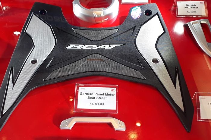 Salah satu aksesoris All New Honda BeAT, Rubber Step Floor