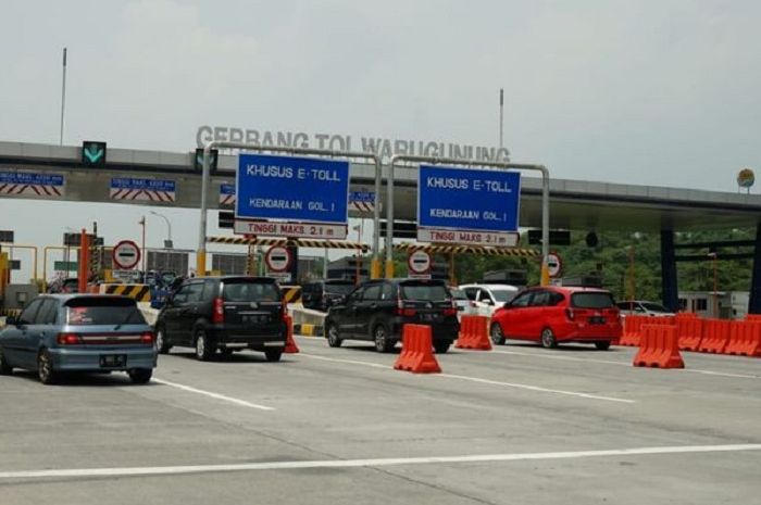 Ruas Jalan Tol Surabaya-Mojokerto pakai sistem transaksi tertutup.