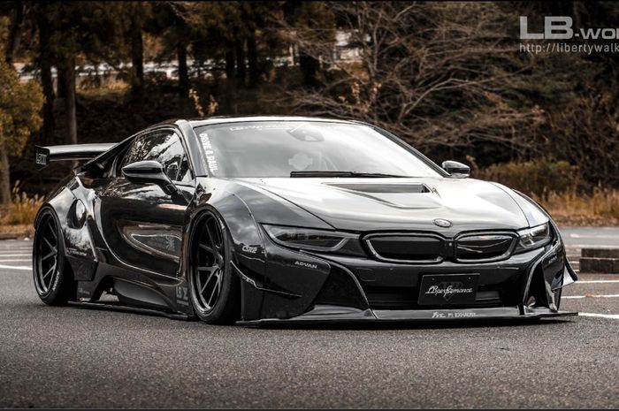 Modifikasi BMW i8 hasil garapan dari Liberty Walk