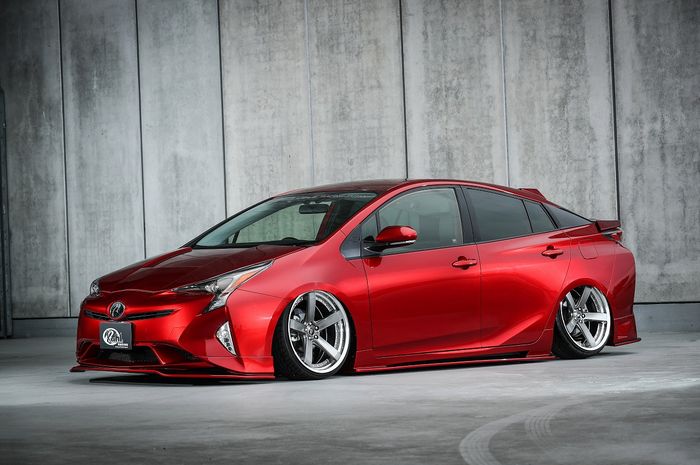 Modifikasi Toyota Prius hasil karya Kuhl Racing