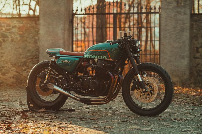Honda CB750 cafe racer