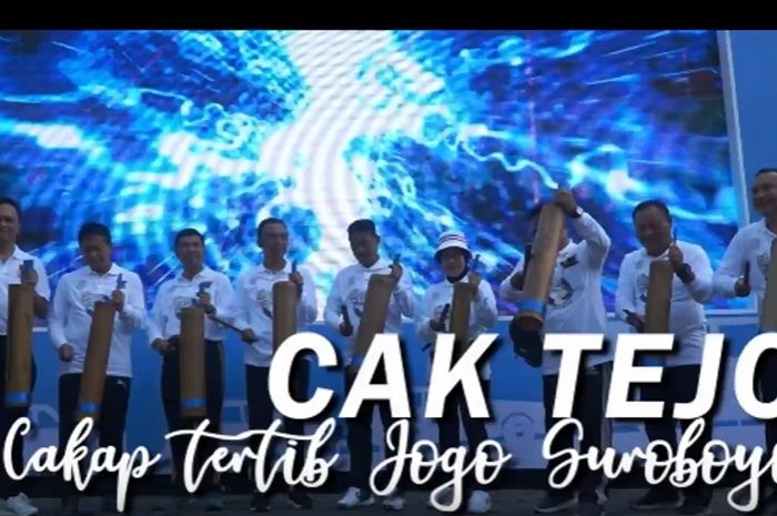 Satlantas Polrestabes Surabaya meluncurkan program Cak Tejo di Taman Bungkul, Minggu (26/01/2020).
