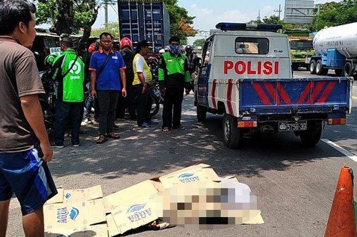 Pria asal Surabaya jadi korban tabrak lari di Pasuruan. Tewas mengenaskan, kepala bersimbah darah.  