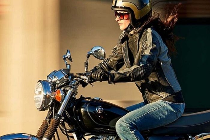 Ini manfaat pakai jaket saat naik motor 