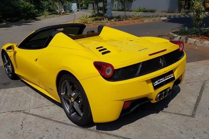 Ferrari 458 Spider tahun 2013