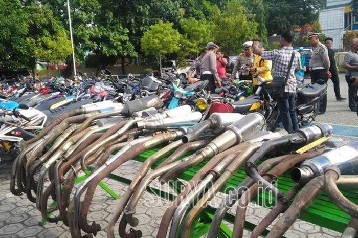 Ilustrasi knalpot racing dirazia