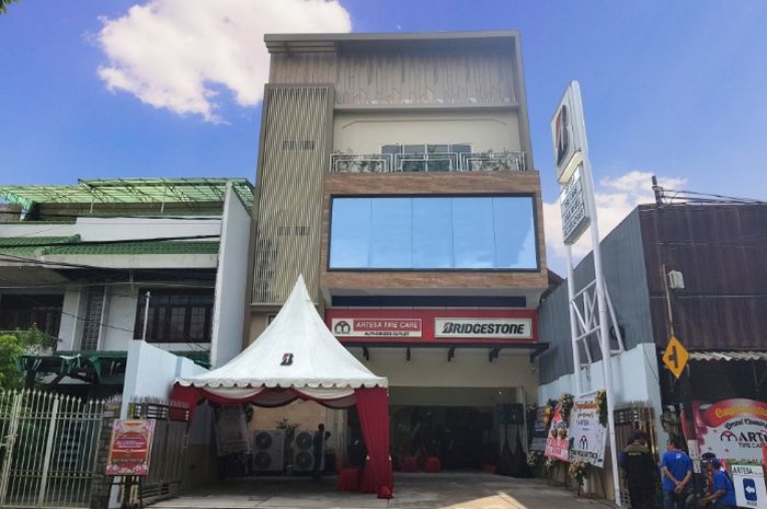 PT Bridgestone Tire Indonesia meresmikan Toko Model Bridgestone (TOMO) di Surabaya, Jawa Timur.