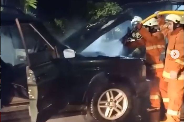 Land Rover Discovery Seri II nyaris hangus terbakar di Pesanggrahan, Kembangan, Jakbar