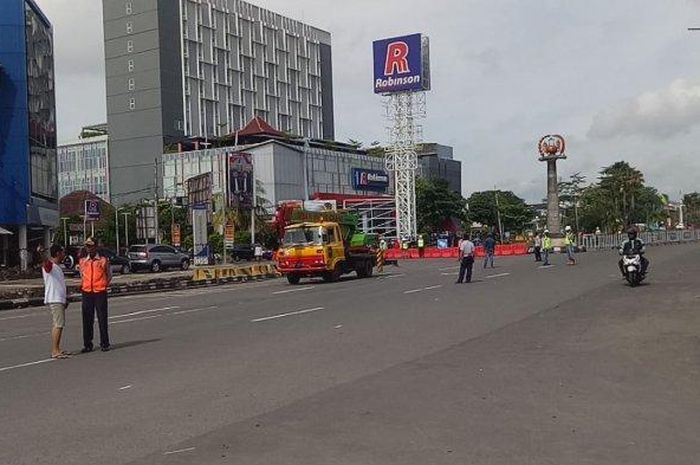Pembangunan proyek flyover Purwosari tutup sejumlah akses jalan