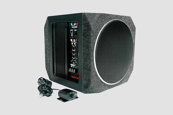 KBOX-800, salah satu Active Subwoofer tipe universal lansiran LM Audio yang ditawarkan PT Kramat Motor.