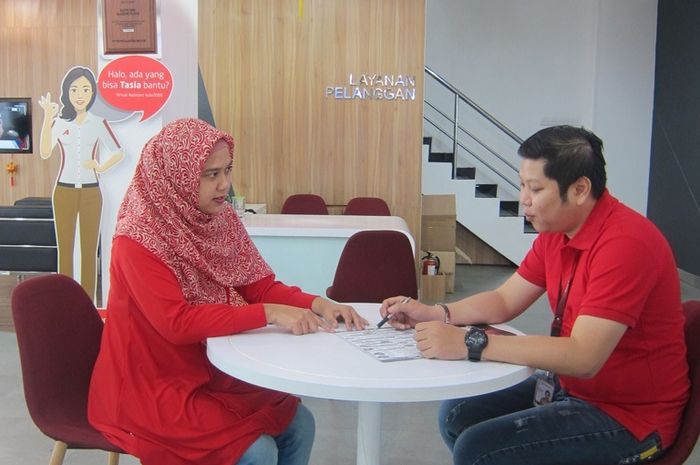 Auto2000 Glodok Plaza berkonsep modern