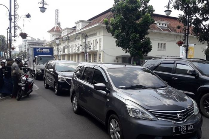 Ilustrasi jalan Asia Afrika Bandung