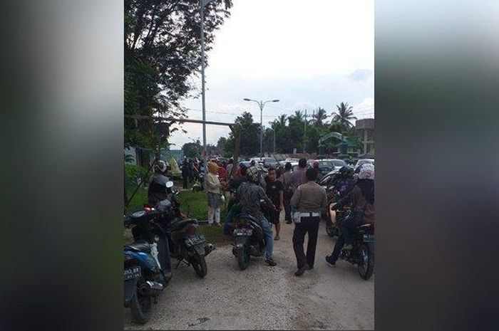 Suasana TKP laka lantas memperlihatkan kondisi korban