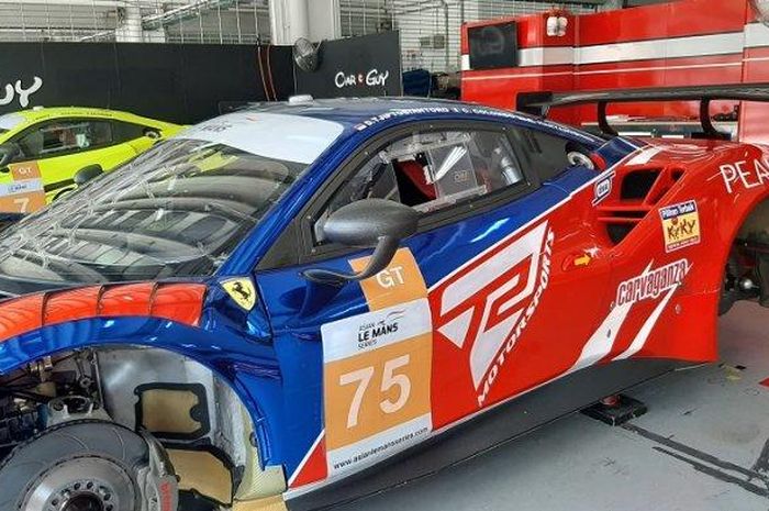 Mobil tim T2 Motorsports yang akan digunakan pada seri ketiga ajang Asian Le Mans series yang dilselenggarakan di Sepang International Circuit, Malaysia.