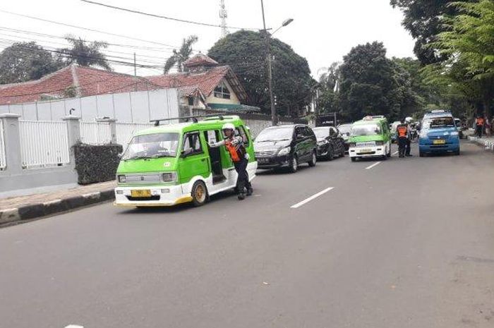 Razia pajak kendaraan di Jalan Pemuda, Kota Bogor 