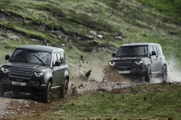Land Rover Defender dalam teaser film James Bond No TIme to Die