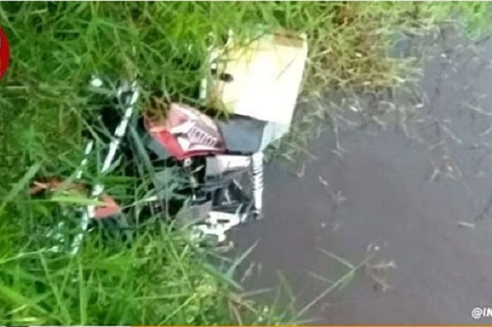 Yamaha RX-King misterius ditemukan di pinggir sungai Selok Aceh, Kab. Singkil, Rabu (19/2/2020).