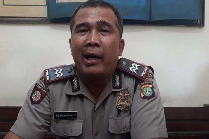 Kapospol Pondok Kopi Aiptu Ridwan Simanungkalit saat memberi keterangan di Duren Sawit, Jakarta Timur, Rabu (19/2/2020).