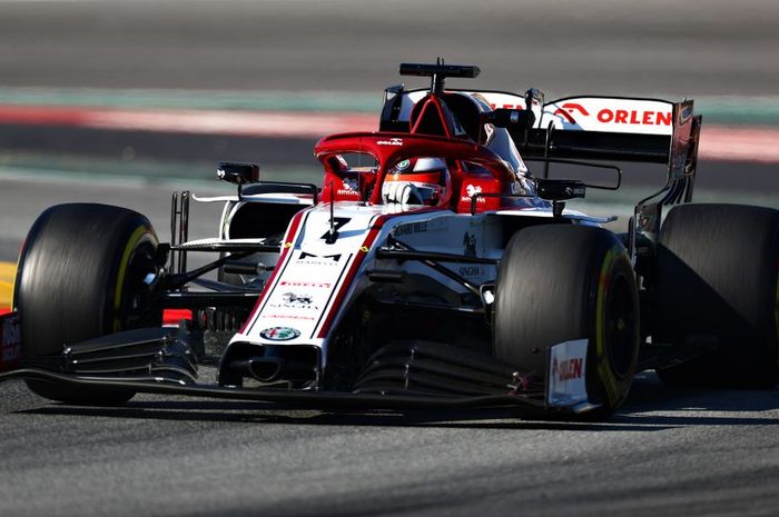 Kimi Raikkonen melahap 134 lap slama tes F1 Catalunya hari kedua