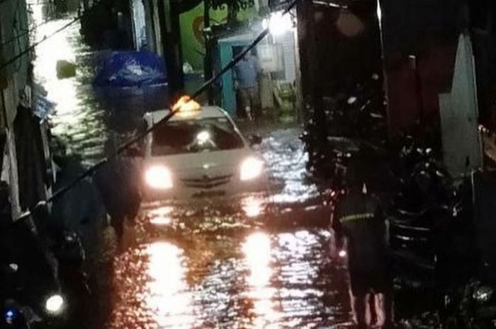 Banjir kembali melanda wilayah Jakarta  dini hari tadi, Minggu (23/2/2020).