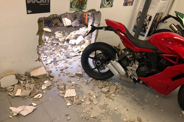 Showroom Ducati dibobol maling dengan rapi