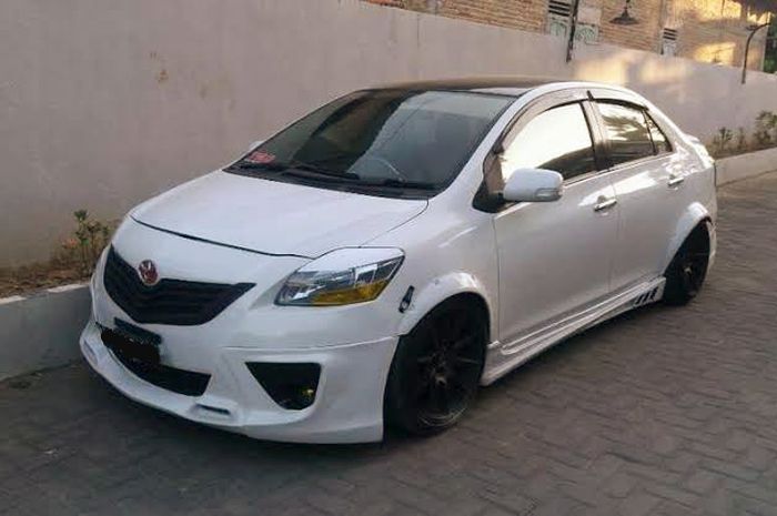 Ilustrasi Toyota Limo modif