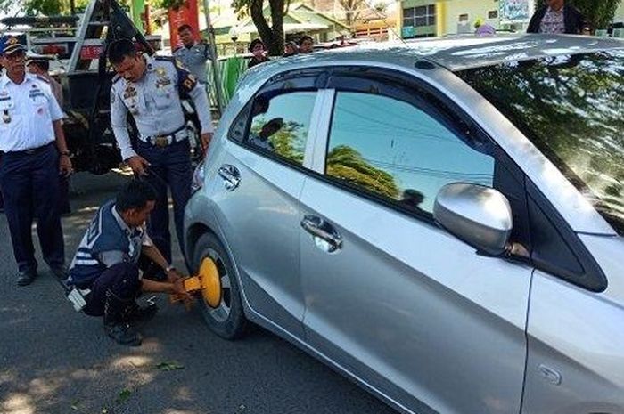 ilustrasi : Dishub Sukoharjo siap tertibkan mobil yang parkir sembarangan.