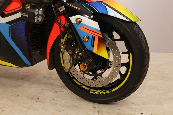 Cakram Yamaha R25 dijepit kaliper Brembo