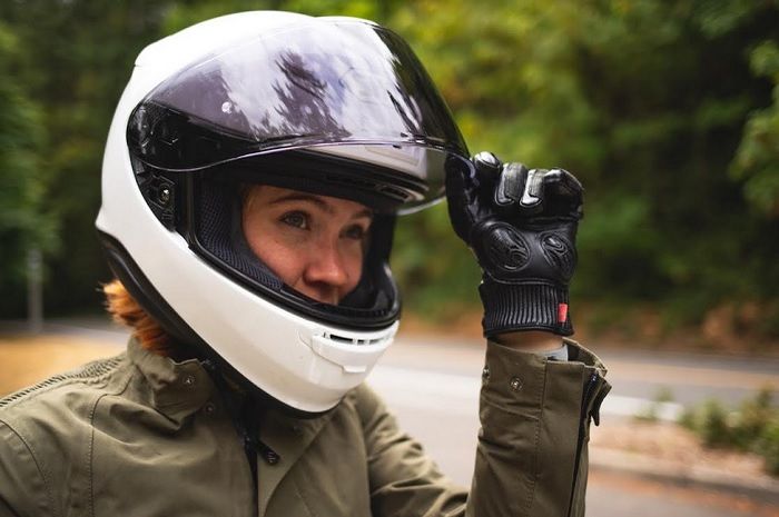 Sarung tangan punya fungsi penting saat dipakai riding, jangan sembarangan memilihnya