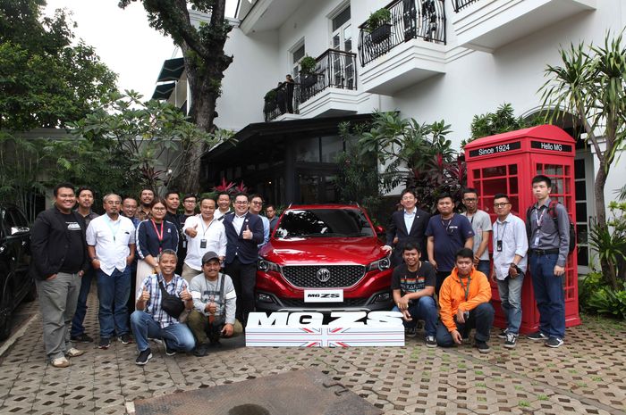 Sesi foto bersama exclusive media gathering MG (5/3/2020)