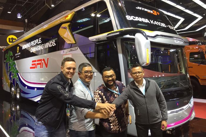 United Tractors kerjsama dengan PO Siliwangi Antar Nusa (SAN) dengan memakai bus Scania