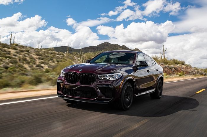 Tampak depan BMW X6 M 2020