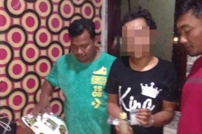 Seorang pemotor Honda CBR diciduk polisi karena membawa sabu