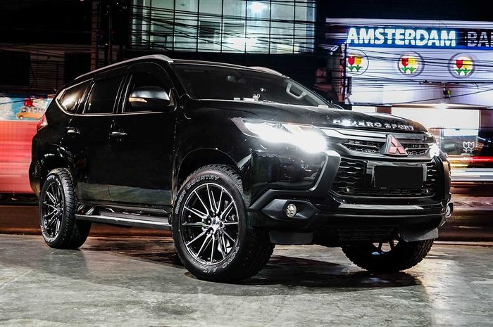 Mitsubishi Pajero Sport dengan Pelek Vossen